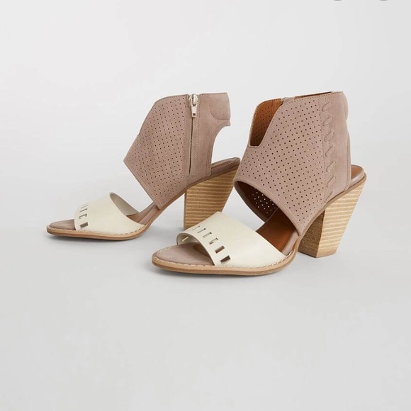 Dolce by Mojo Moxy Laser Cut Heel Side Zippers - Picture 2 of 11